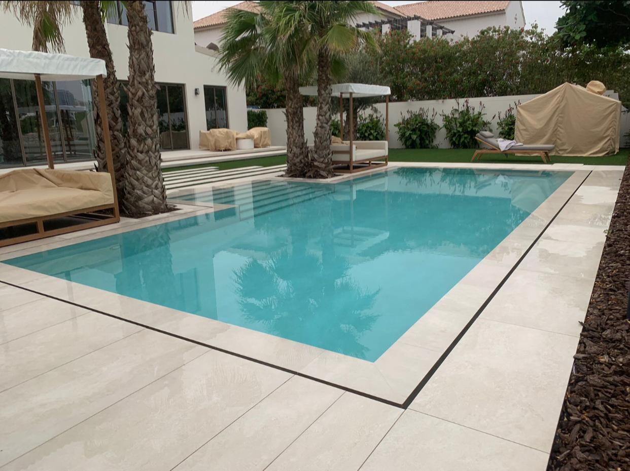 Indoor swimming pool with lighting